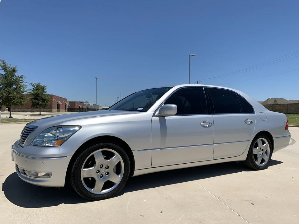 2005 Lexus LS 3rd Gen - Image 3 of 31