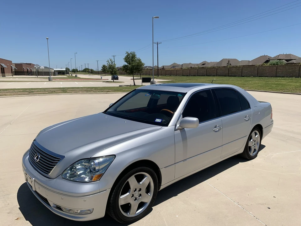 2005 Lexus LS 3rd Gen - Image 4 of 31