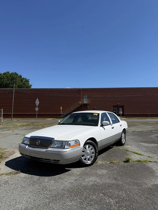2005 Mercury Grand Marquis - Image 2 of 31