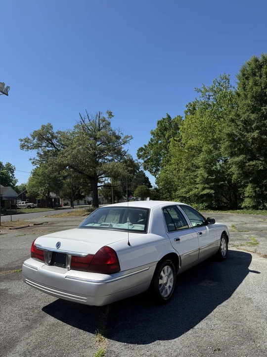2005 Mercury Grand Marquis - Image 6 of 31