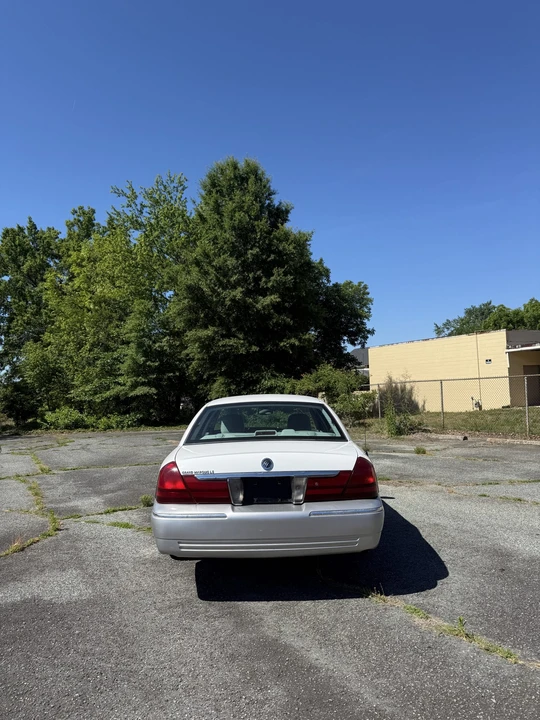 2005 Mercury Grand Marquis - Image 5 of 31