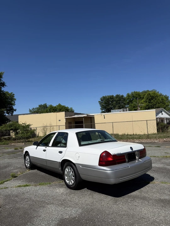 2005 Mercury Grand Marquis - Image 4 of 31