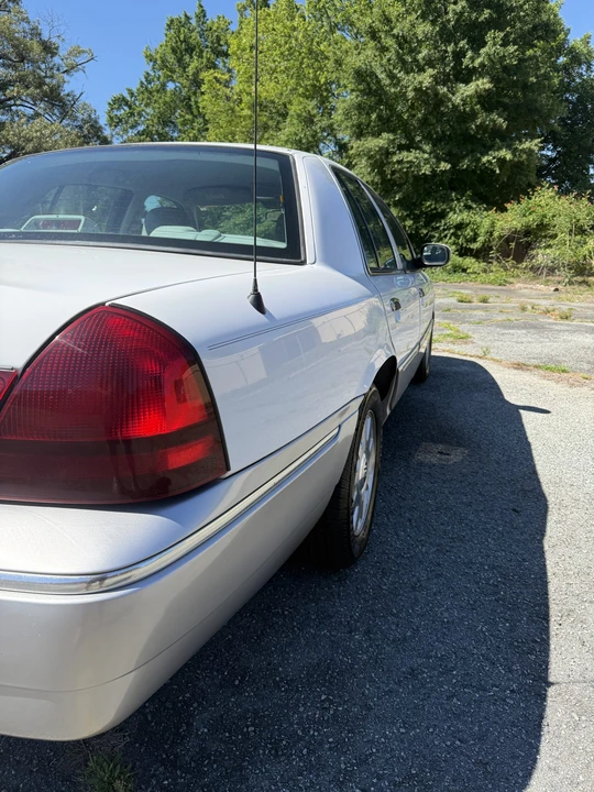 2005 Mercury Grand Marquis - Image 13 of 31
