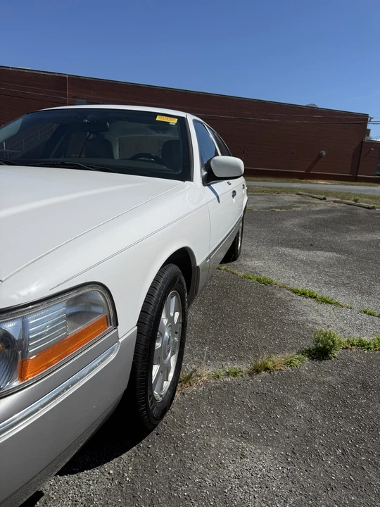 2005 Mercury Grand Marquis - Image 11 of 31