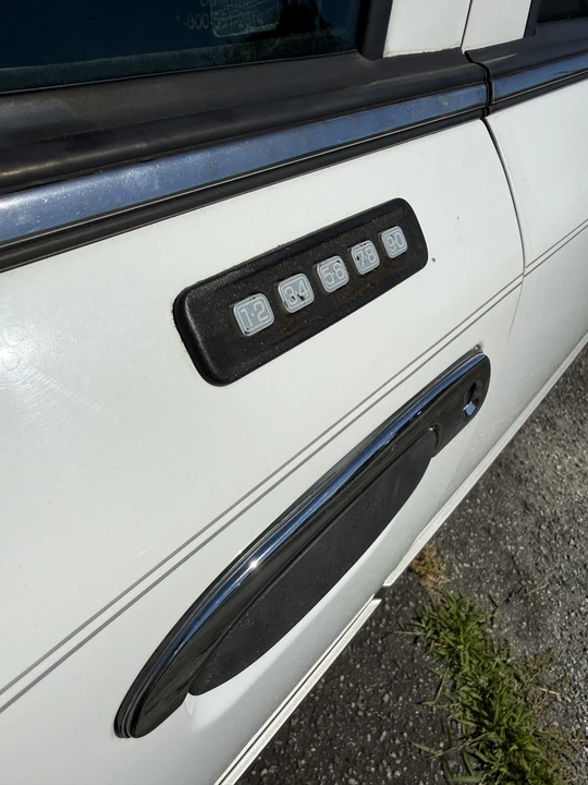 2005 Mercury Grand Marquis - Image 23 of 31