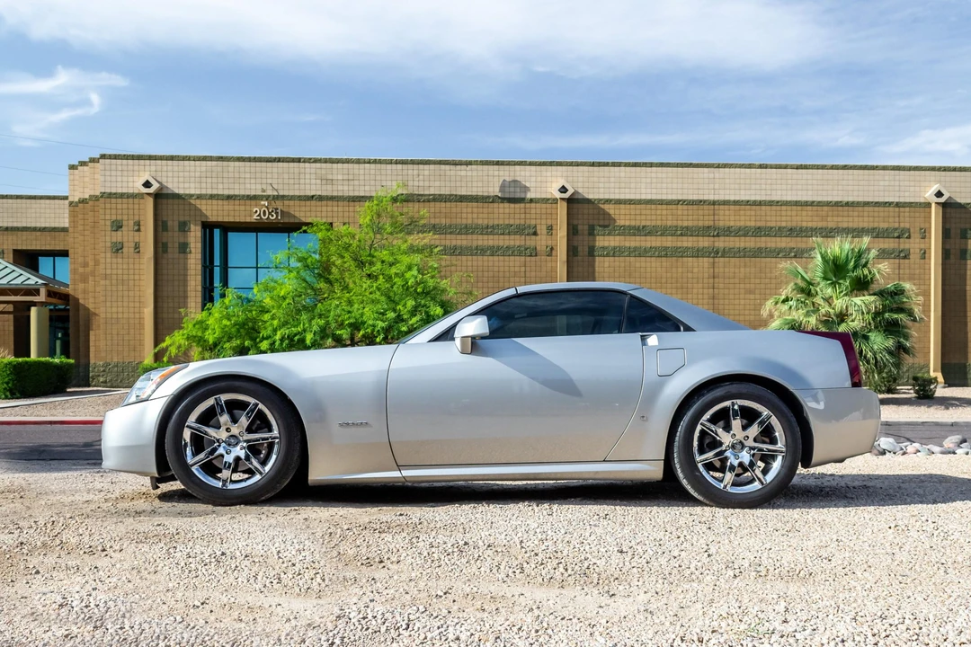 2006 Cadillac XLR - Image 28 of 31