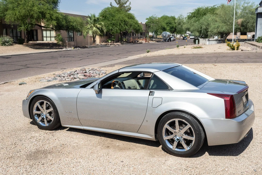 2006 Cadillac XLR - Image 29 of 31