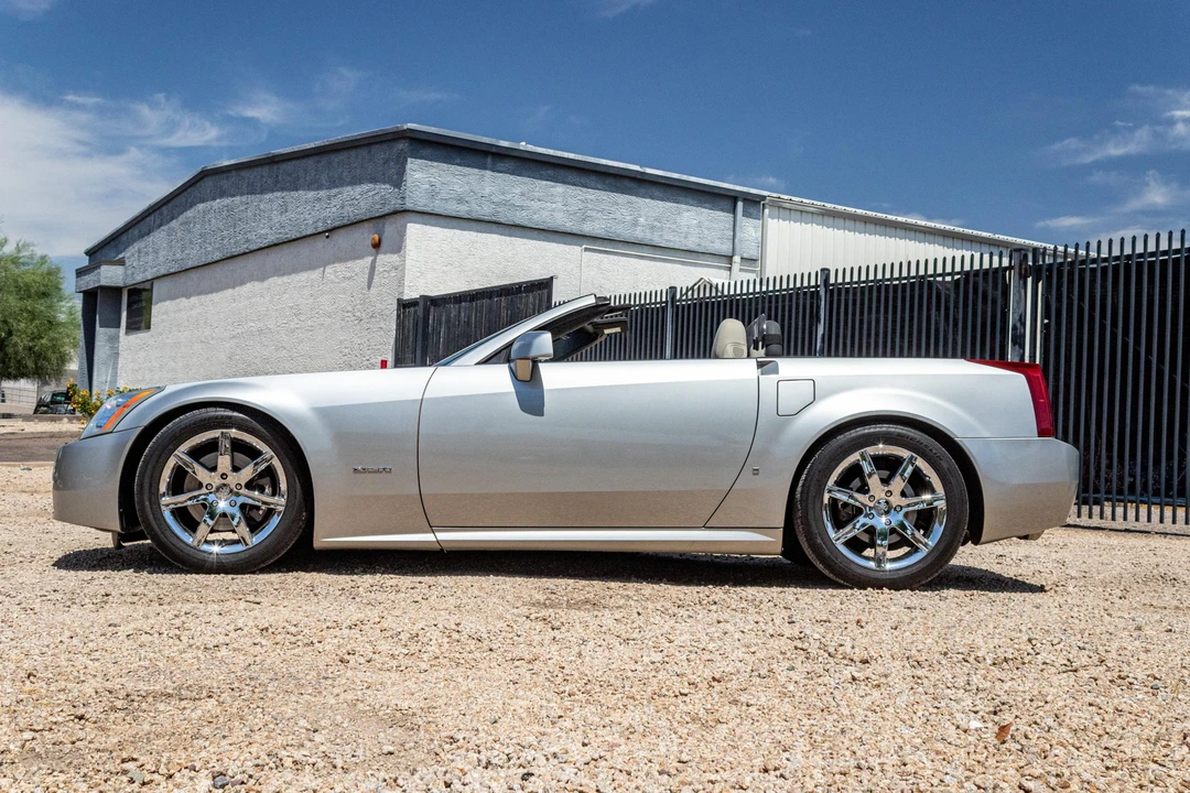 2006 Cadillac XLR - Image 2 of 31