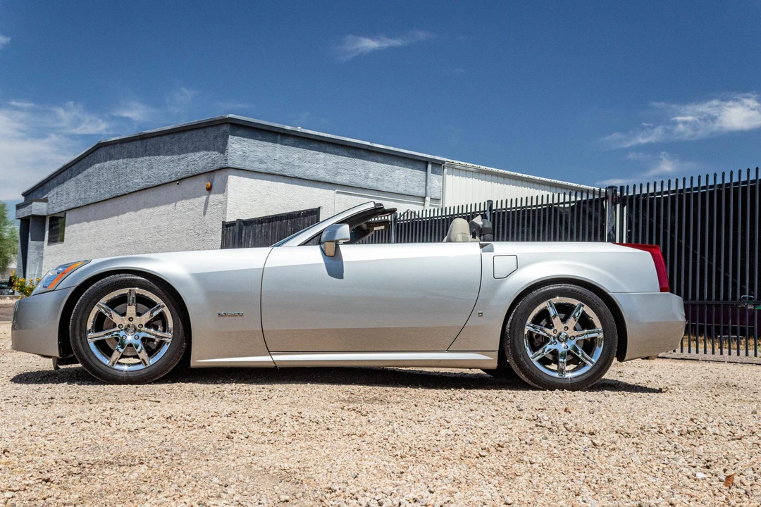 2006 Cadillac XLR - Image 3 of 31
