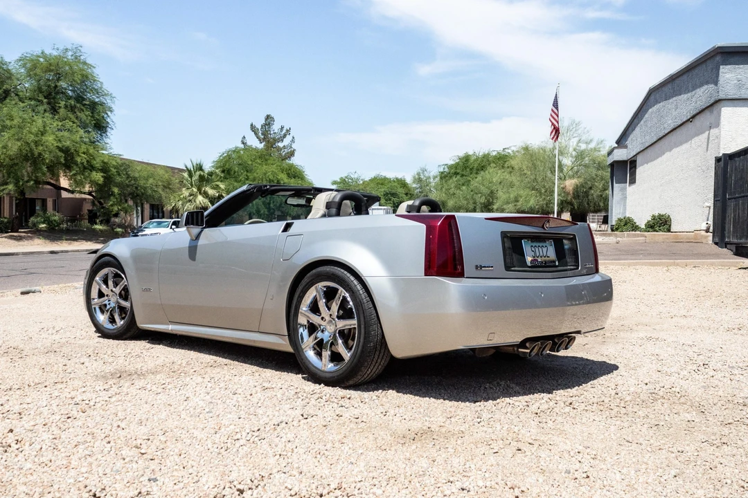 2006 Cadillac XLR - Image 9 of 31