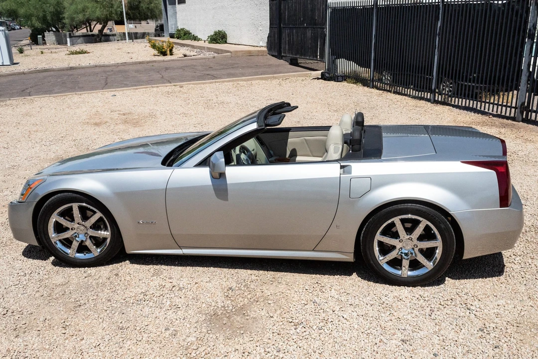 2006 Cadillac XLR - Image 5 of 31