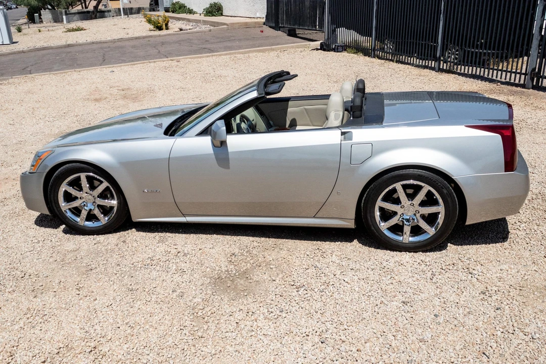 2006 Cadillac XLR - Image 6 of 31