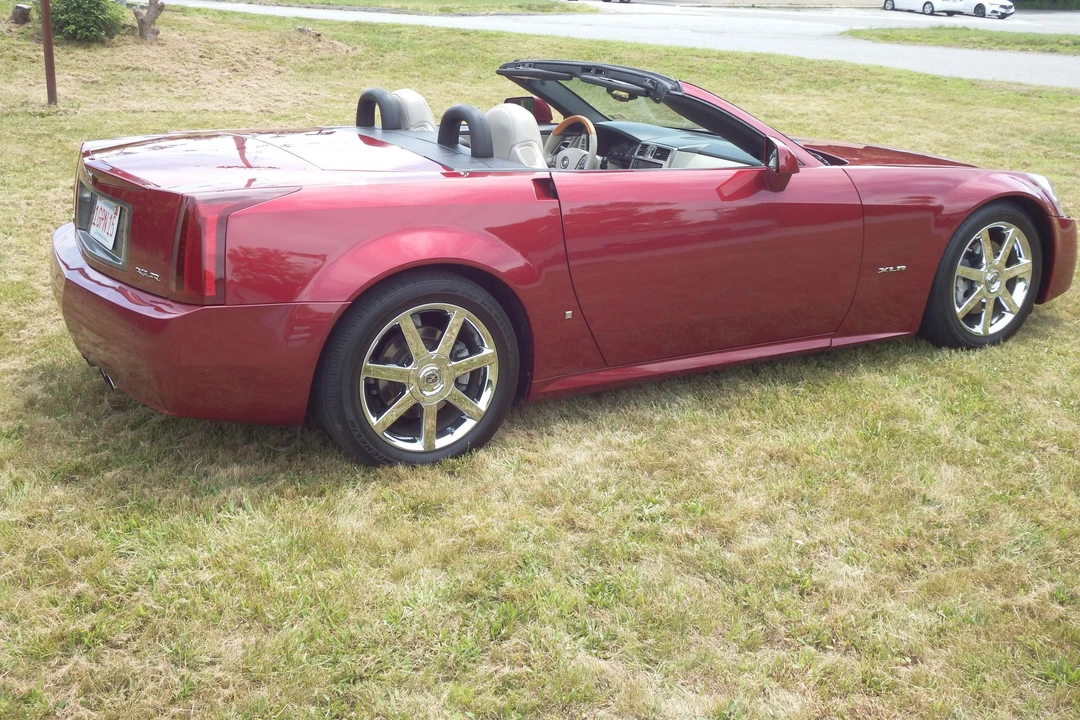 2006 Cadillac XLR - Image 23 of 31