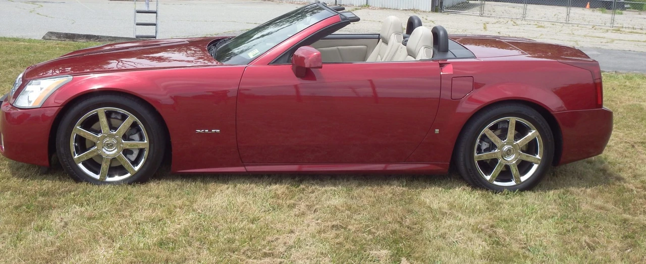 2006 Cadillac XLR - Image 9 of 31