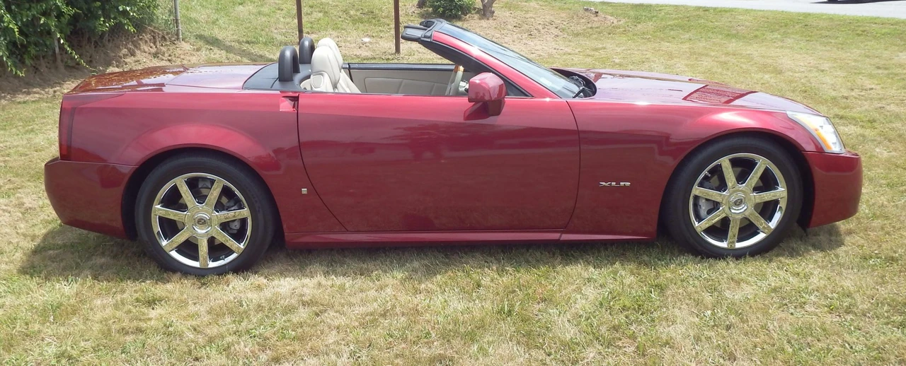 2006 Cadillac XLR - Image 24 of 31