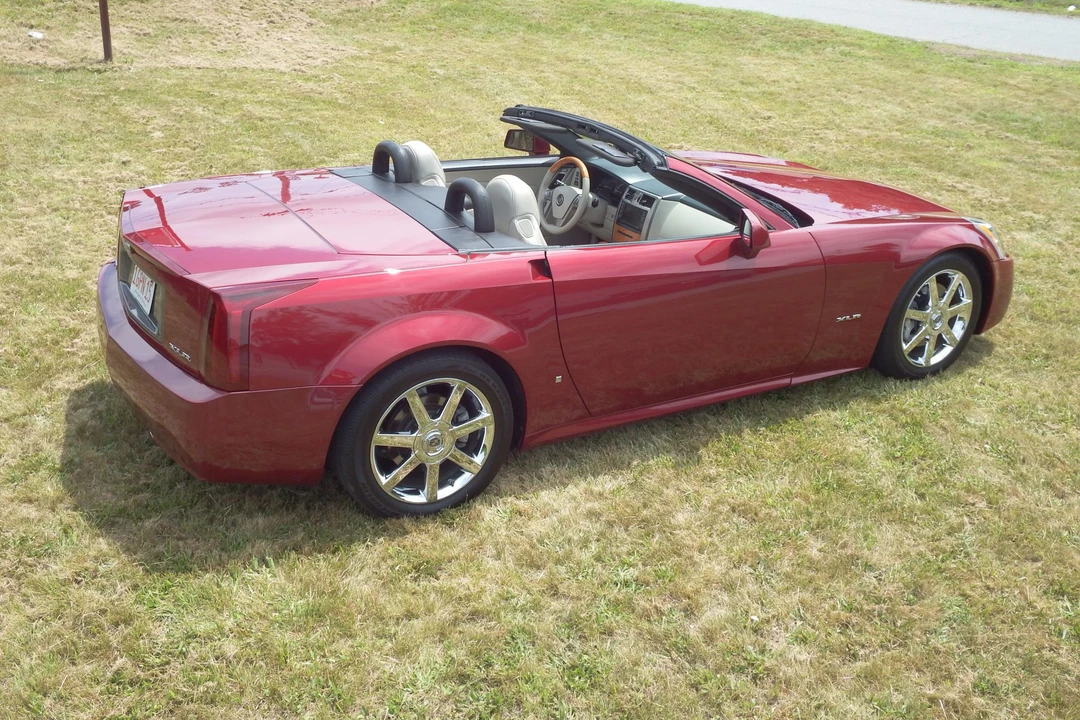 2006 Cadillac XLR - Image 21 of 31