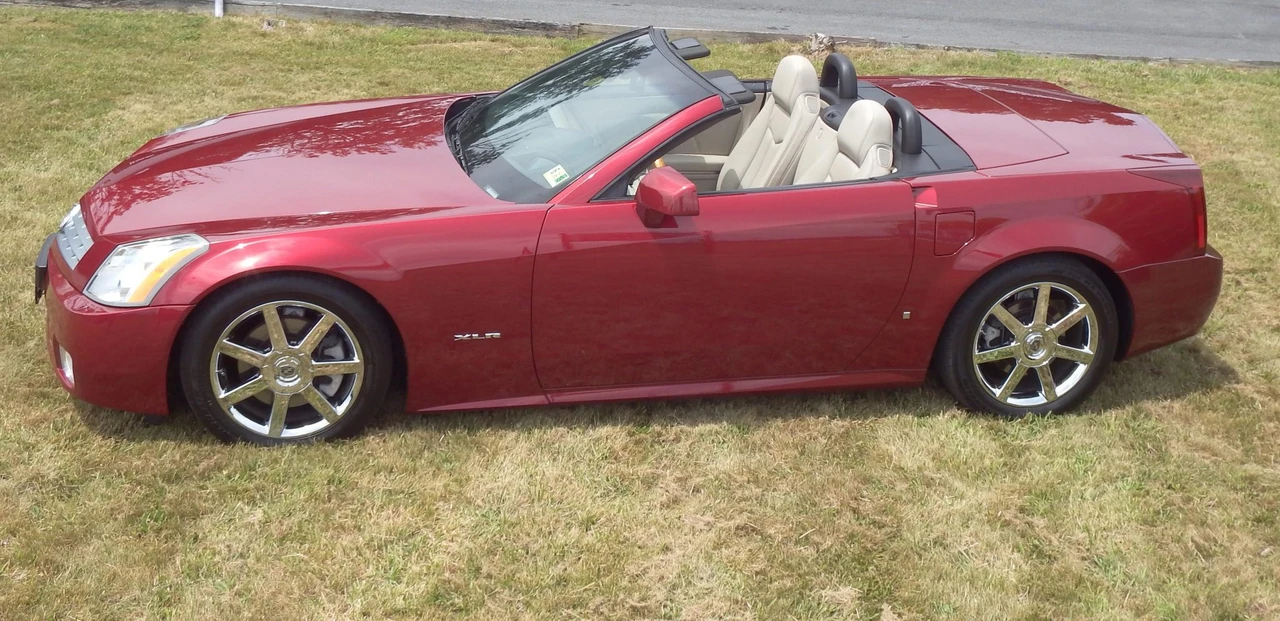 2006 Cadillac XLR - Image 10 of 31