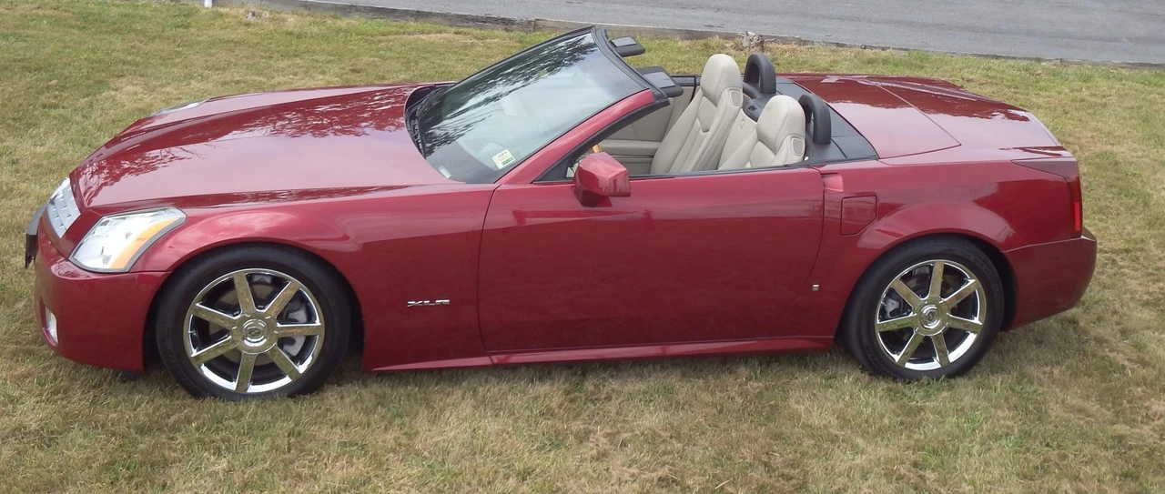 2006 Cadillac XLR - Image 11 of 31