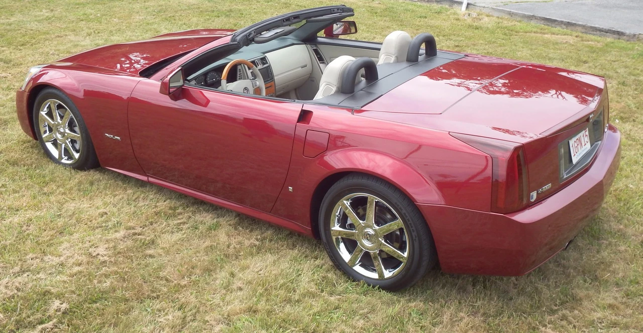 2006 Cadillac XLR - Image 13 of 31