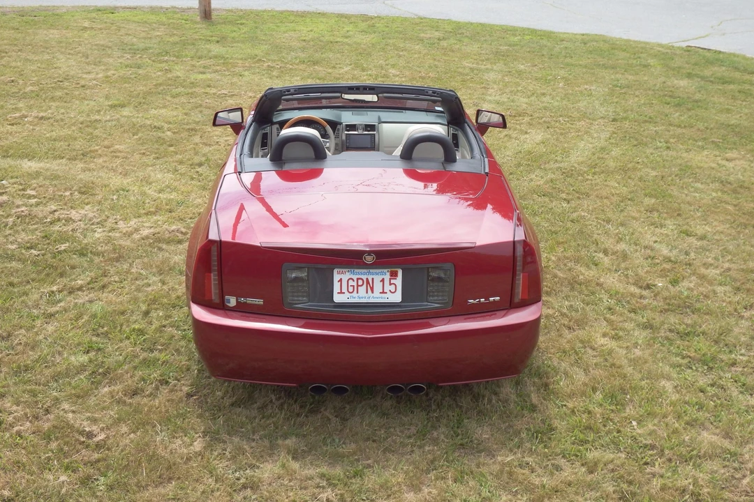 2006 Cadillac XLR - Image 15 of 31