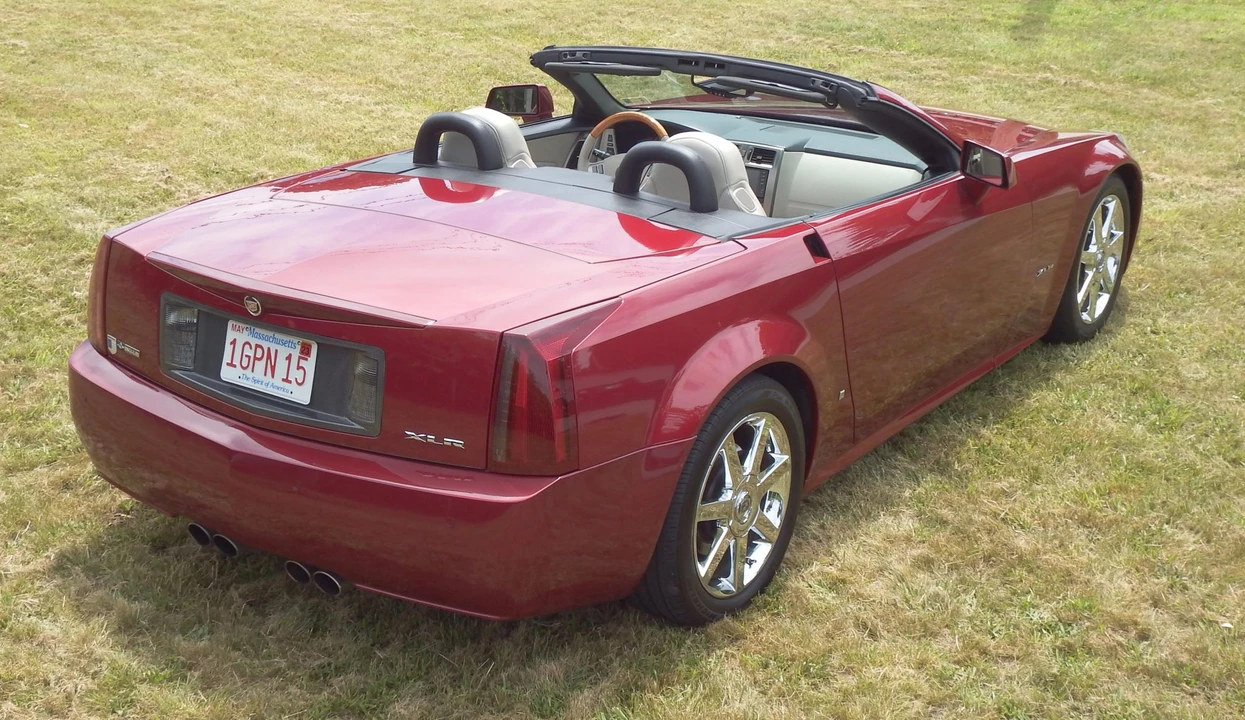 2006 Cadillac XLR - Image 18 of 31