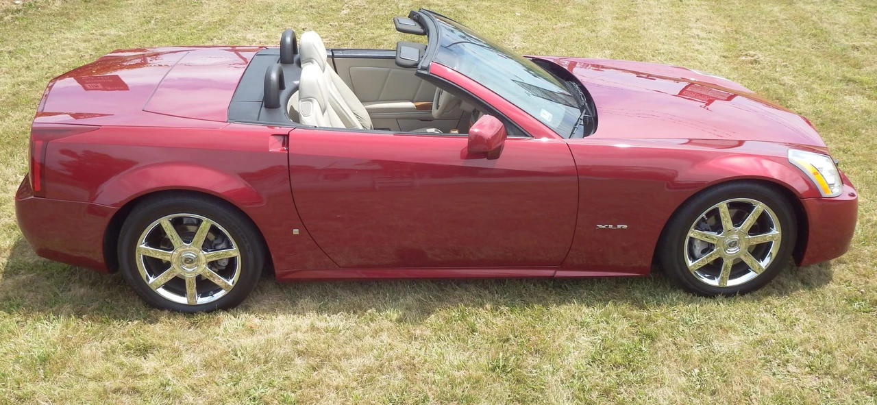2006 Cadillac XLR - Image 25 of 31