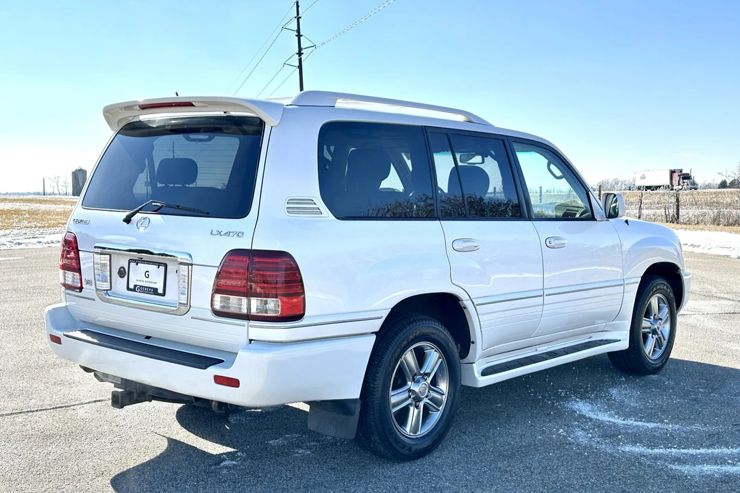 2006 Lexus LX 2nd Gen - Image 11 of 31