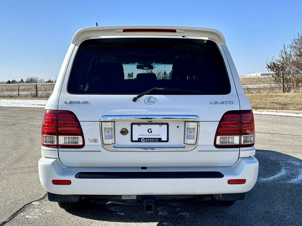 2006 Lexus LX 2nd Gen - Image 10 of 31