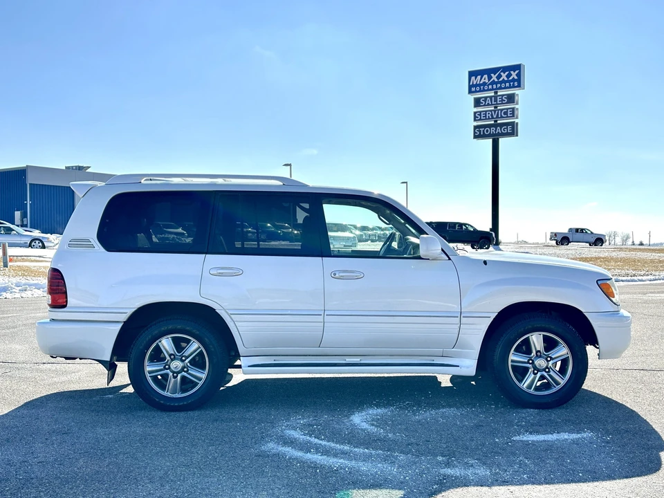 2006 Lexus LX 2nd Gen - Image 12 of 31