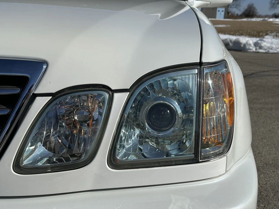 2006 Lexus LX 2nd Gen - Image 19 of 31