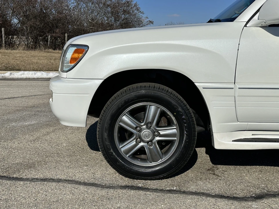 2006 Lexus LX 2nd Gen - Image 18 of 31
