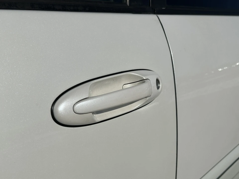 2006 Lexus LX 2nd Gen - Image 28 of 31