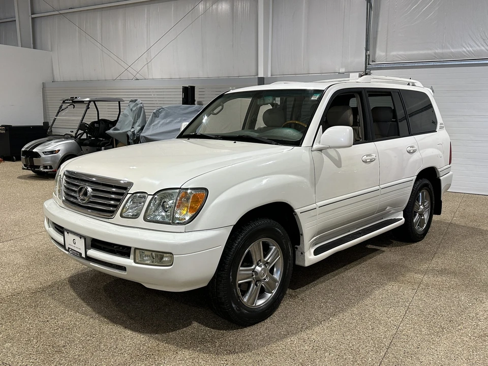 2006 Lexus LX 2nd Gen - Image 16 of 31