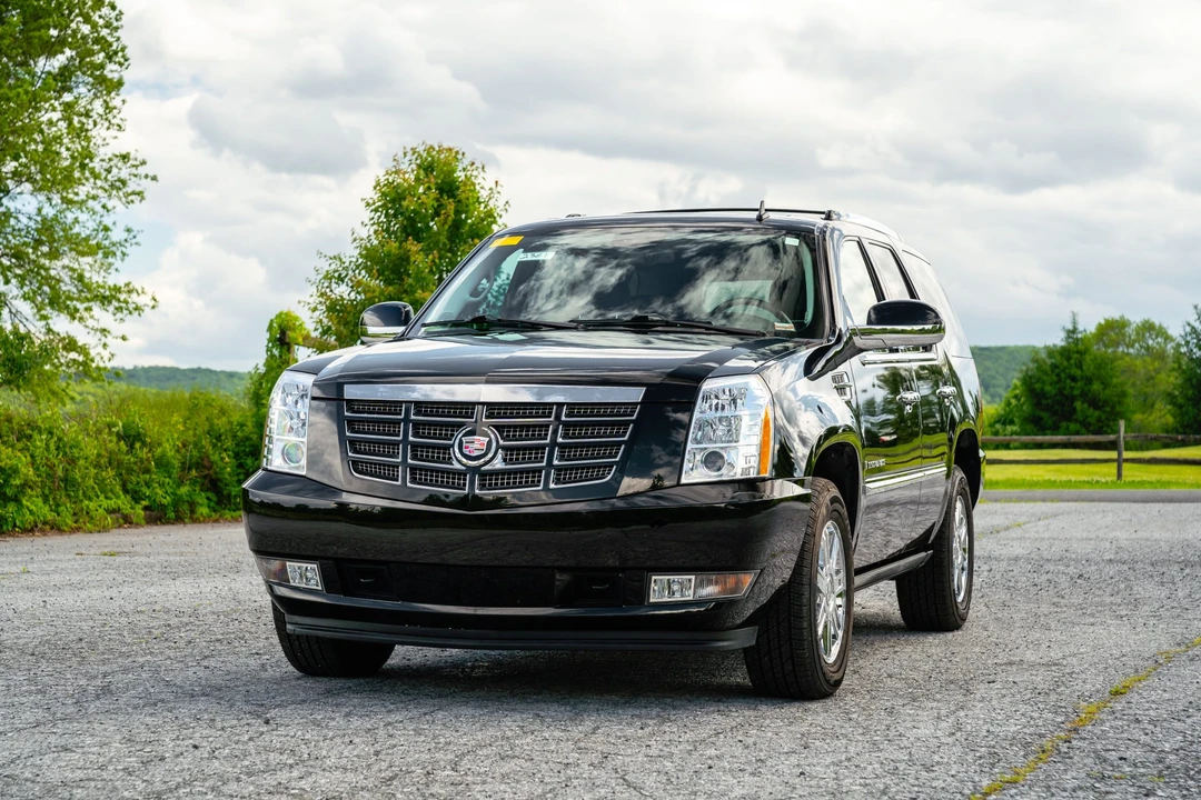 2008 Cadillac Escalade & EXT 3rd Gen - Image 2 of 31