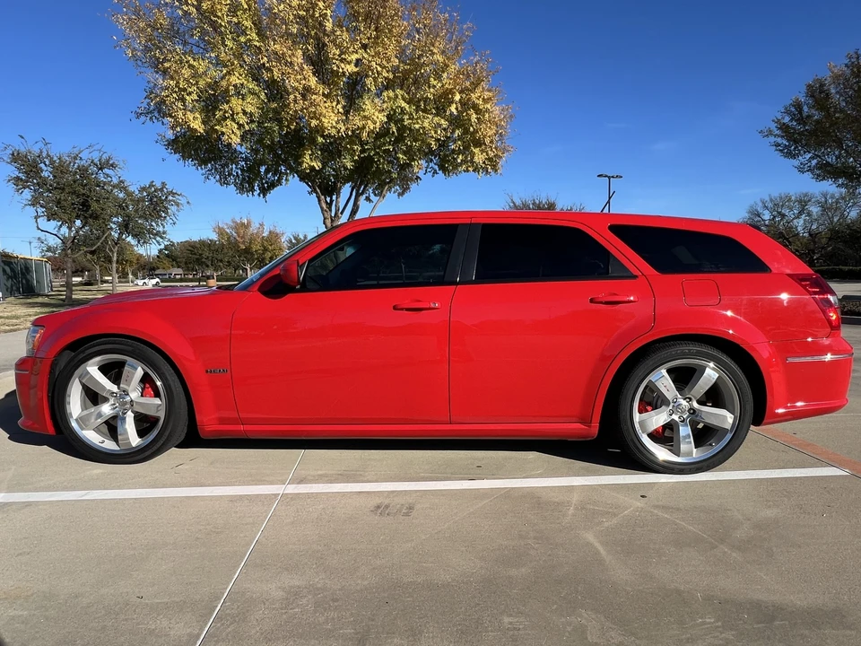 2008 Dodge Magnum SRT8 2nd Gen - Image 2 of 31