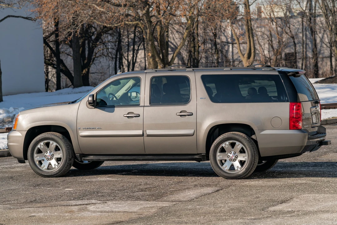 2008 GMC Yukon 3rd Gen - Image 9 of 31