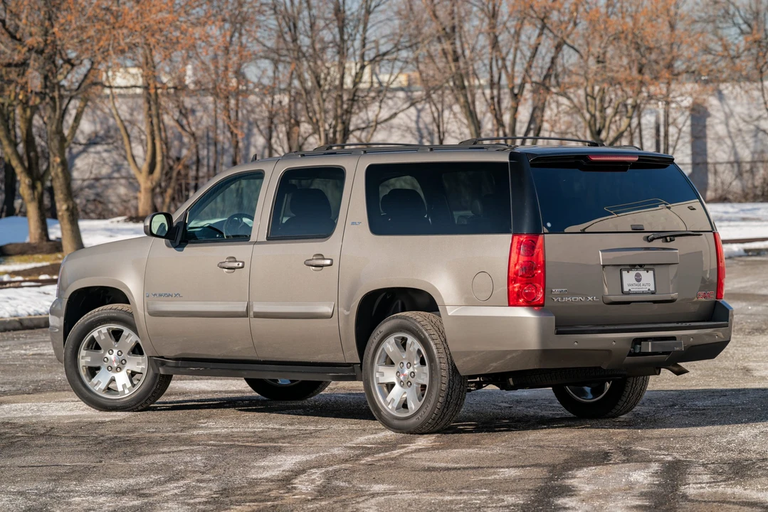 2008 GMC Yukon 3rd Gen - Image 10 of 31