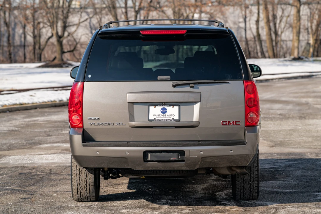 2008 GMC Yukon 3rd Gen - Image 12 of 31