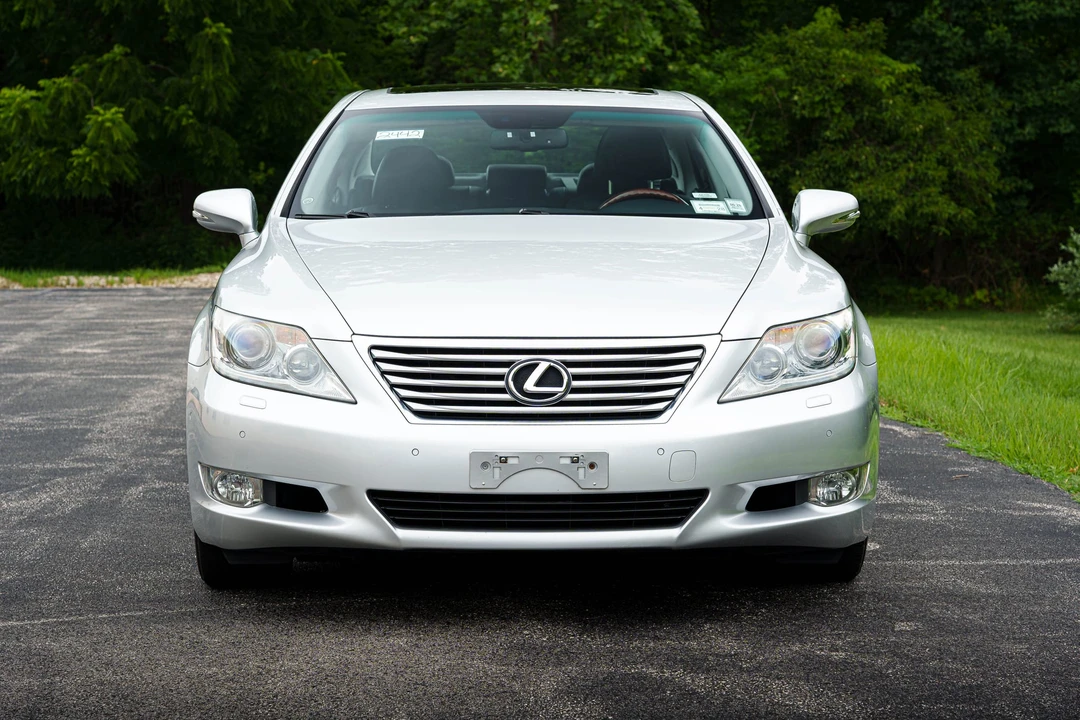 2011 Lexus LS 4th Gen - Image 23 of 31