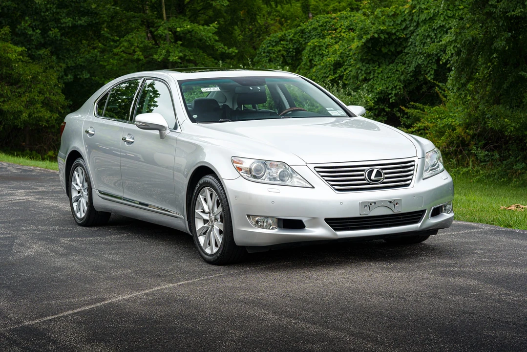 2011 Lexus LS 4th Gen - Image 20 of 31