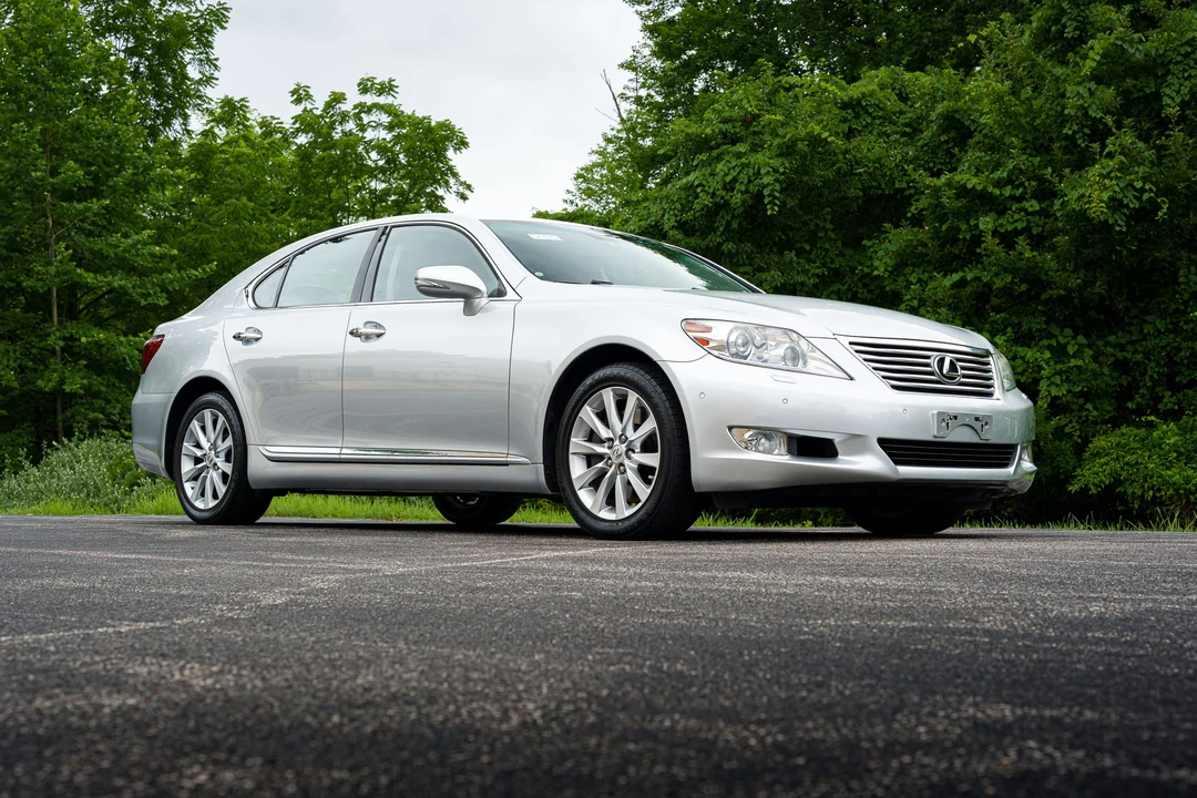 2011 Lexus LS 4th Gen - Image 17 of 31