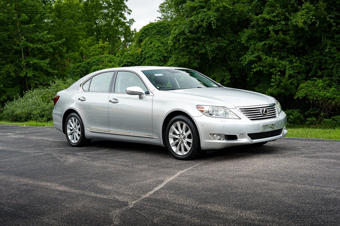 2011 Lexus LS 4th Gen - Image 18 of 31