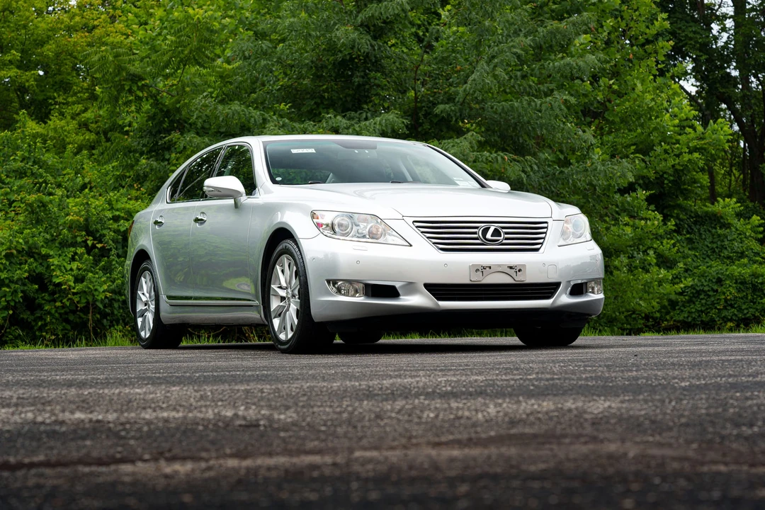 2011 Lexus LS 4th Gen - Image 21 of 31