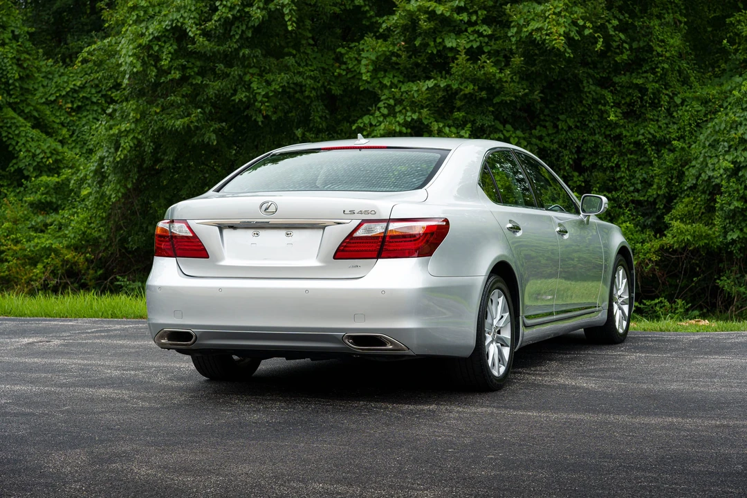 2011 Lexus LS 4th Gen - Image 12 of 31