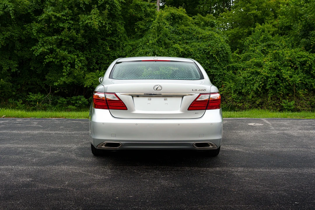 2011 Lexus LS 4th Gen - Image 10 of 31
