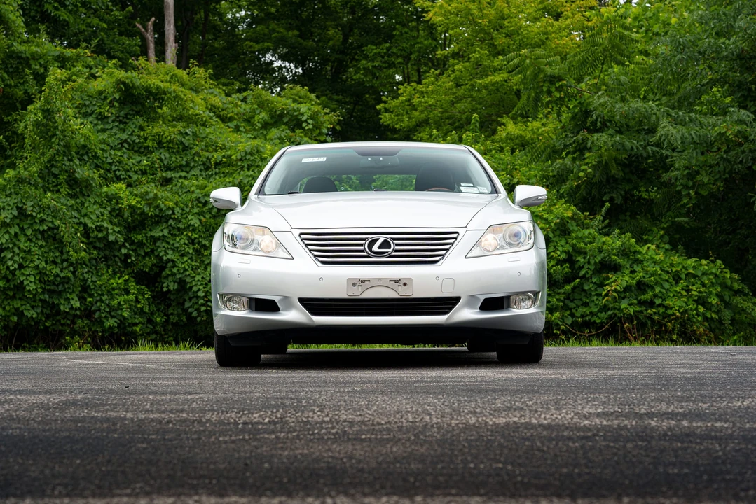 2011 Lexus LS 4th Gen - Image 22 of 31