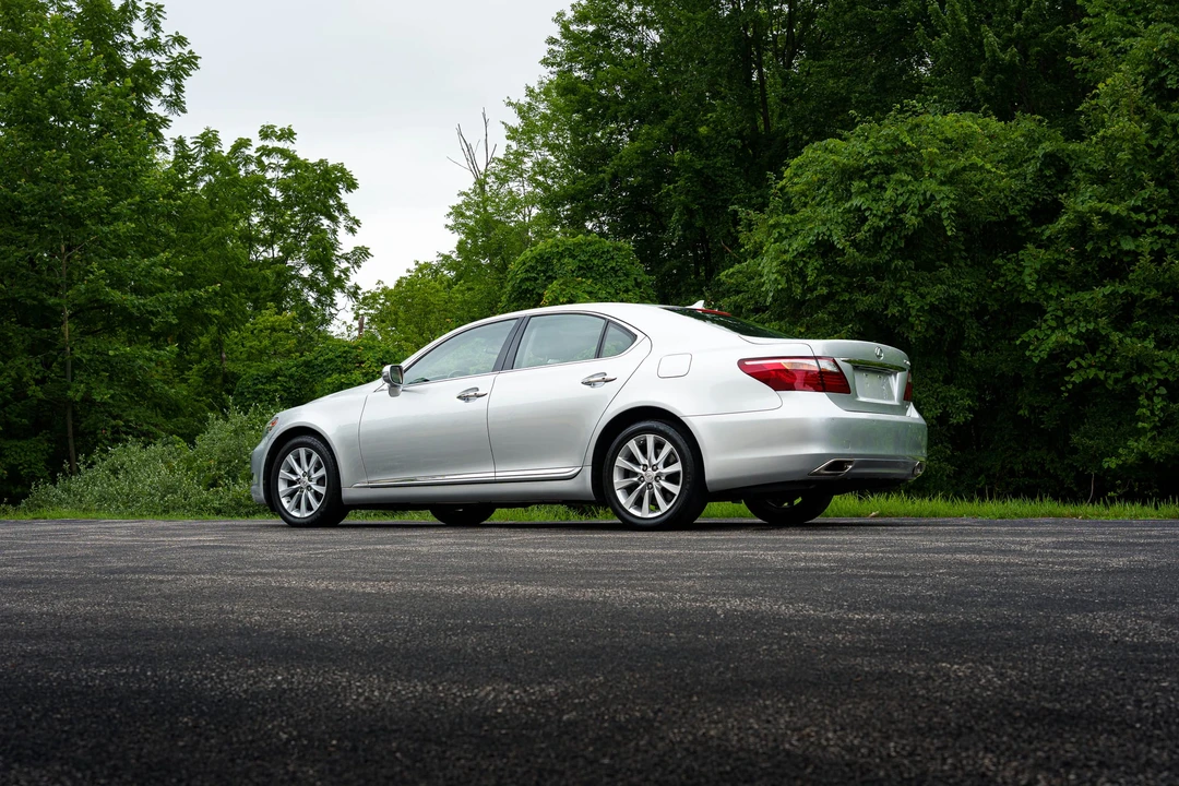 2011 Lexus LS 4th Gen - Image 7 of 31