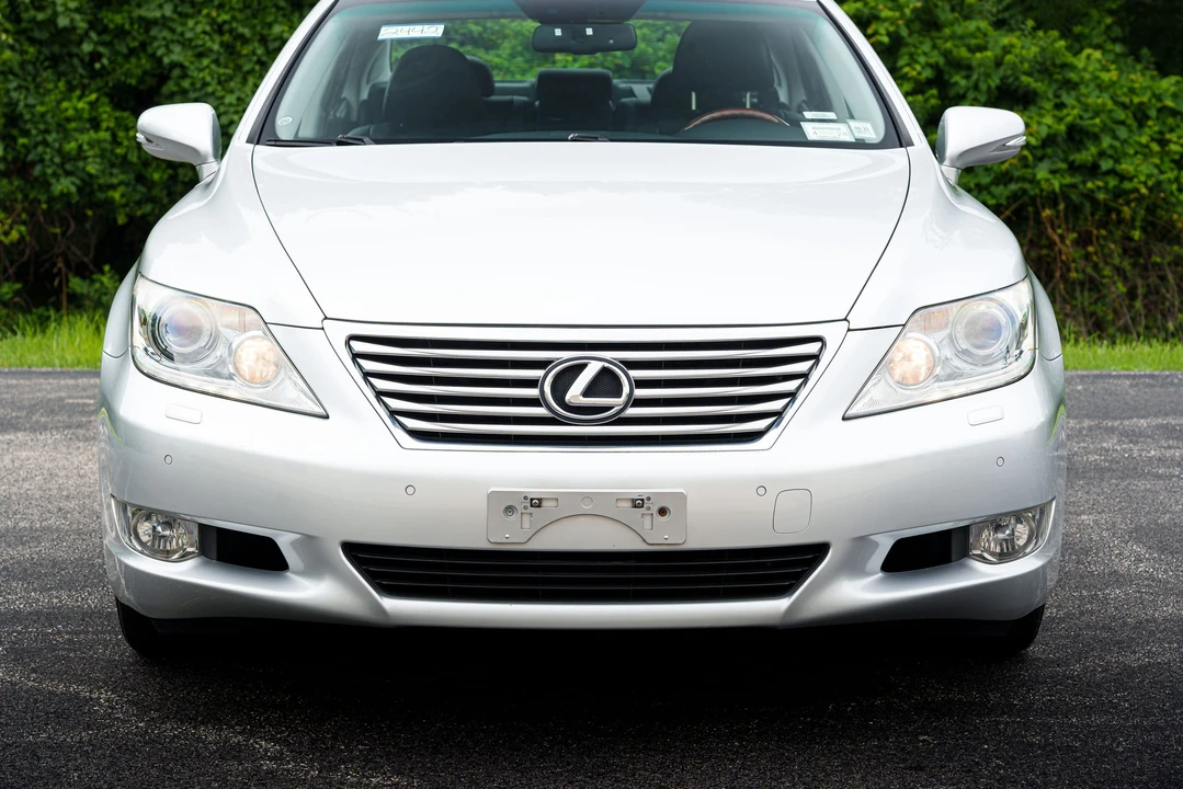2011 Lexus LS 4th Gen - Image 30 of 31