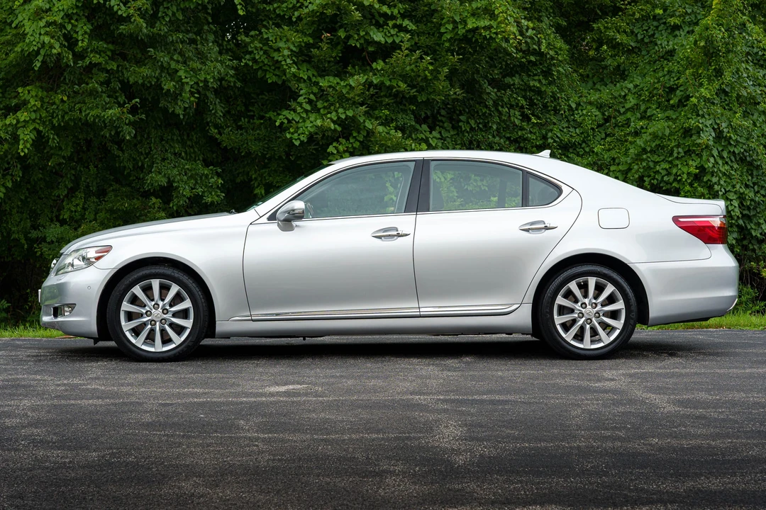 2011 Lexus LS 4th Gen - Image 6 of 31