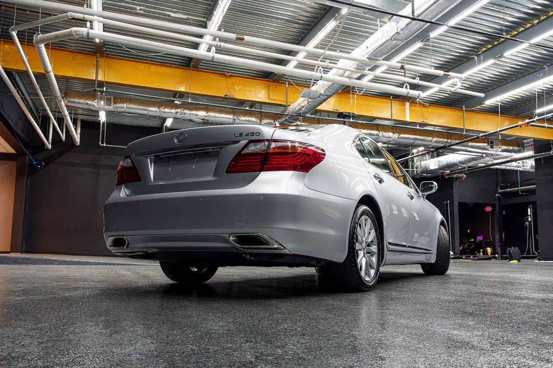 2011 Lexus LS 4th Gen - Image 28 of 31